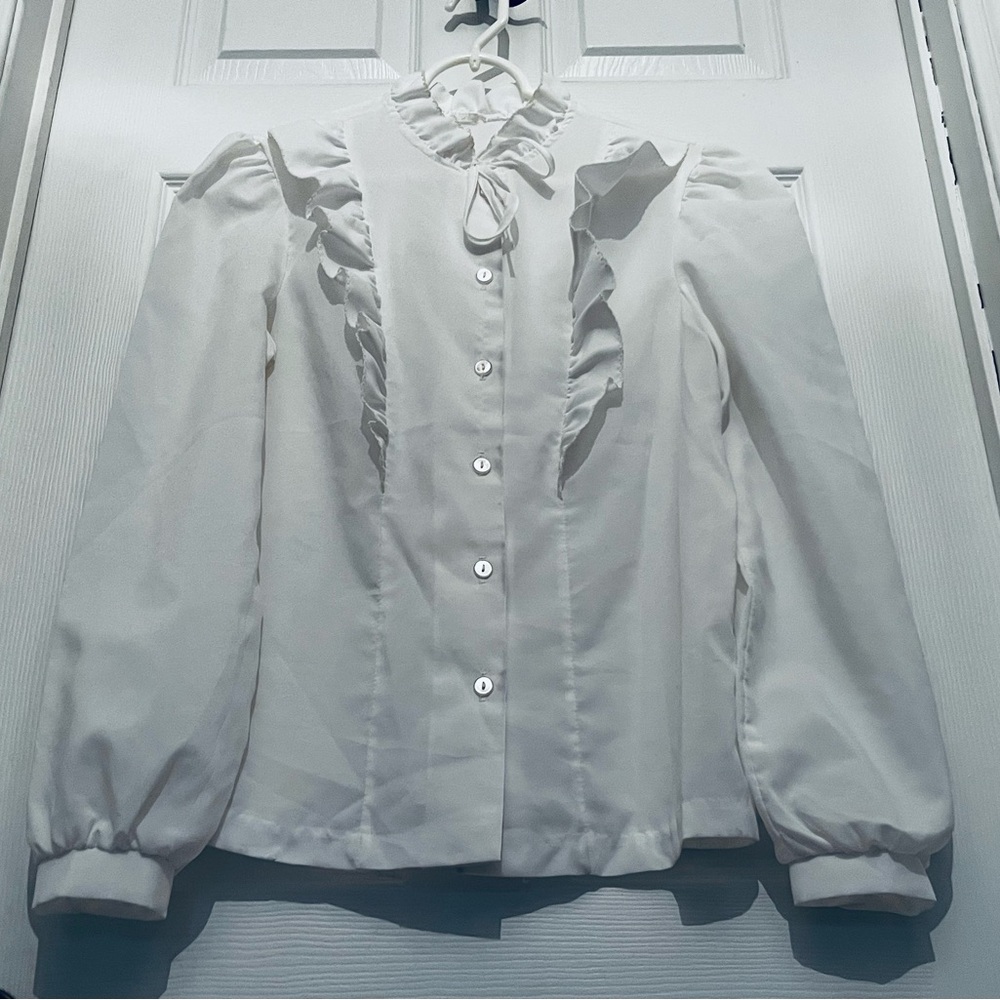 VINTAGE Victorian White blouse